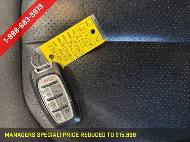 Used 2019 Chrysler Pacifica Touring-L FWD image 28