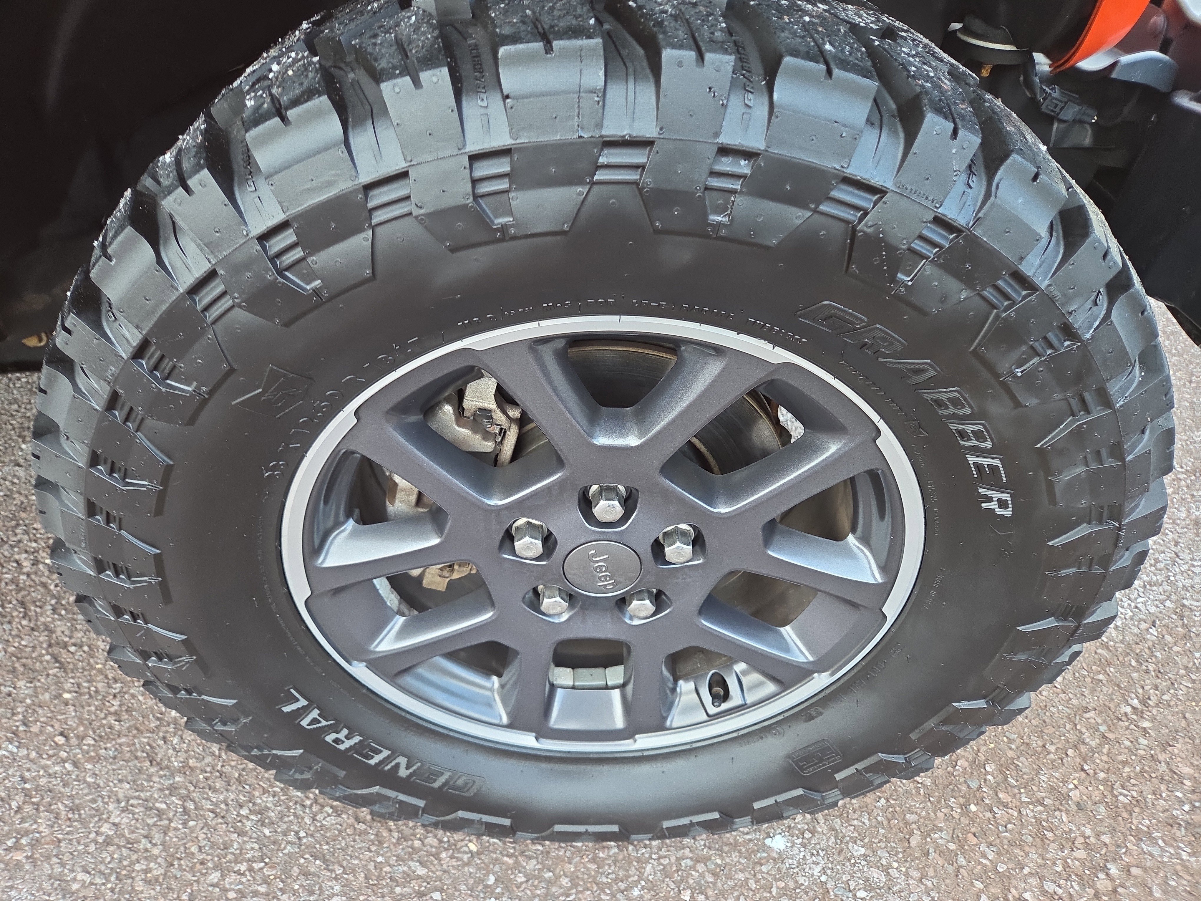 Used 2020 Jeep Gladiator Overland image 9