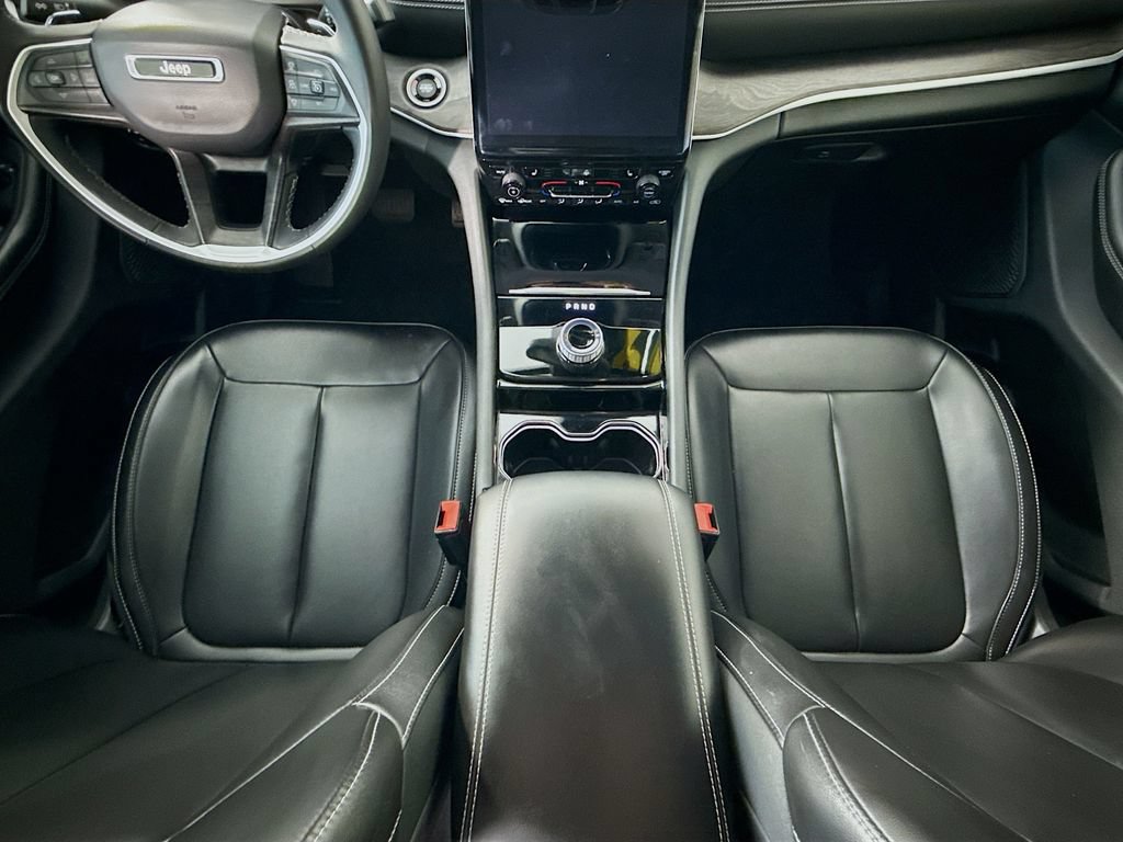 Used 2023 Jeep Grand Cherokee Limited RWD image 16