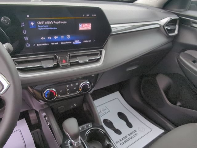 New 2026 Chevrolet TrailBlazer LT w/ LT Cold Weather Package FWD image 16