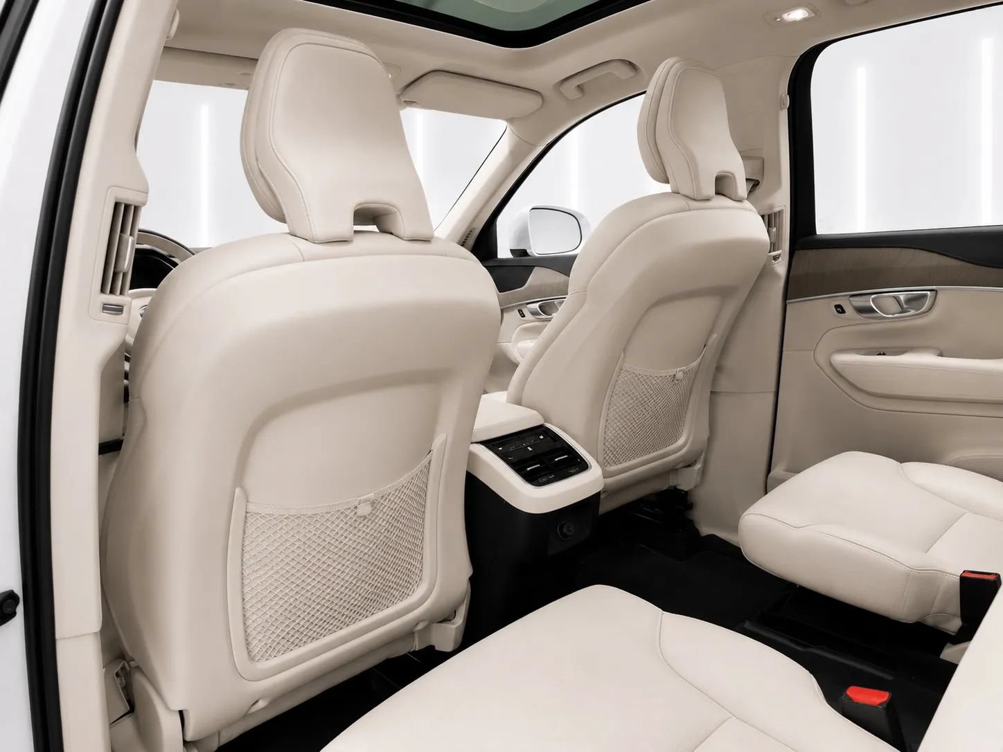 Used 2023 Volvo XC90 B6 Plus AWD/4WD image 13