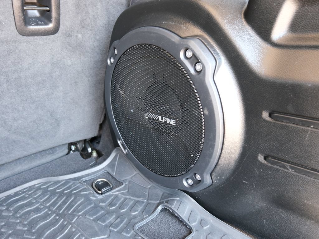 Used 2021 Jeep Wrangler Unlimited Rubicon w/ Dual Top Group AWD/4WD image 35