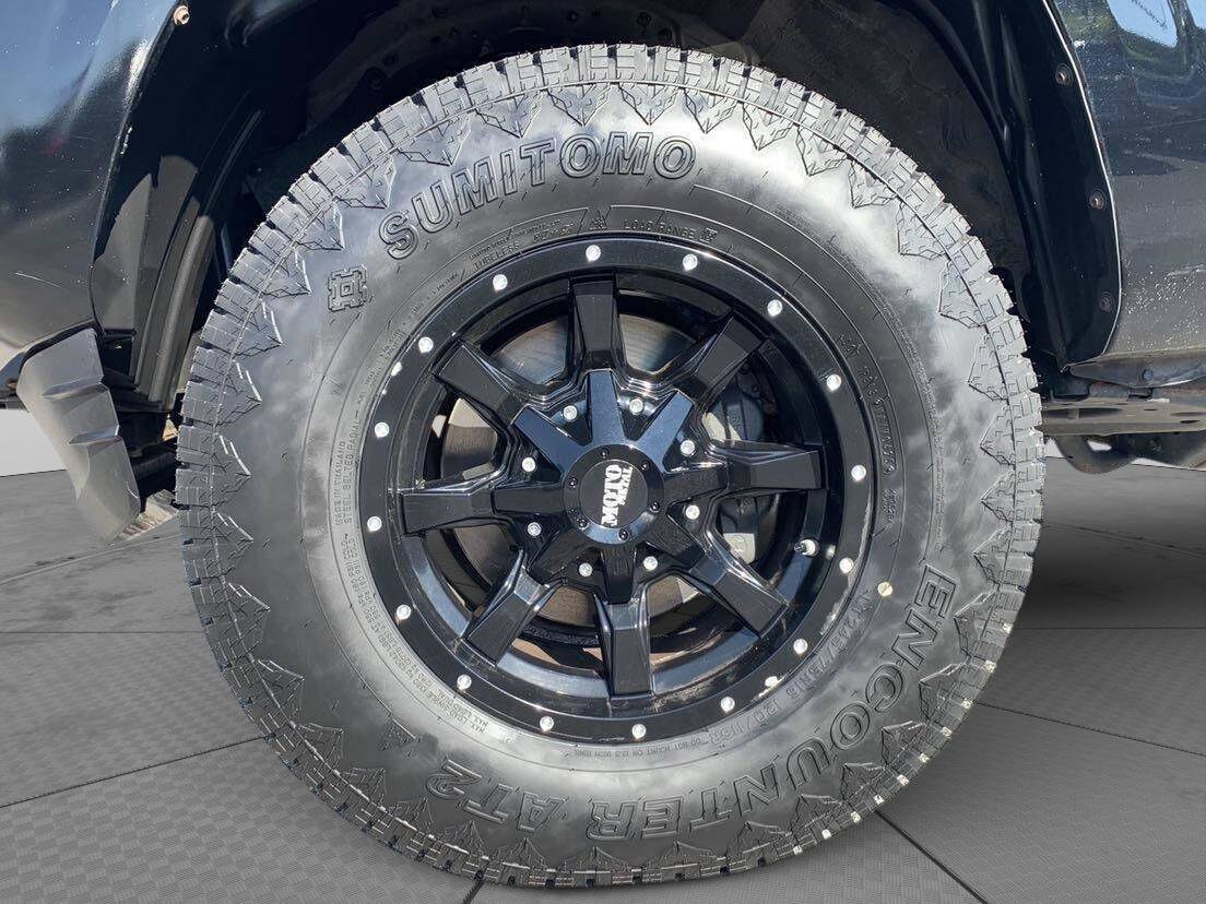 Used 2022 Toyota Tacoma SR AWD/4WD image 9