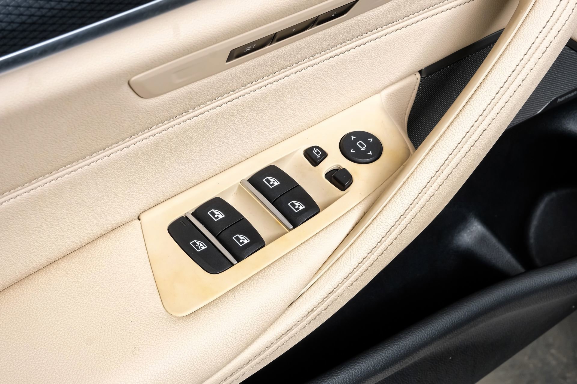 Used 2023 BMW 530e w/ M Sport Package image 46