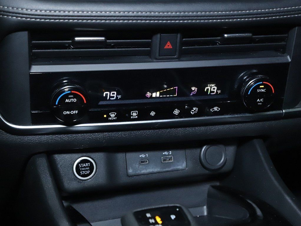 Used 2023 Nissan Rogue SV image 25