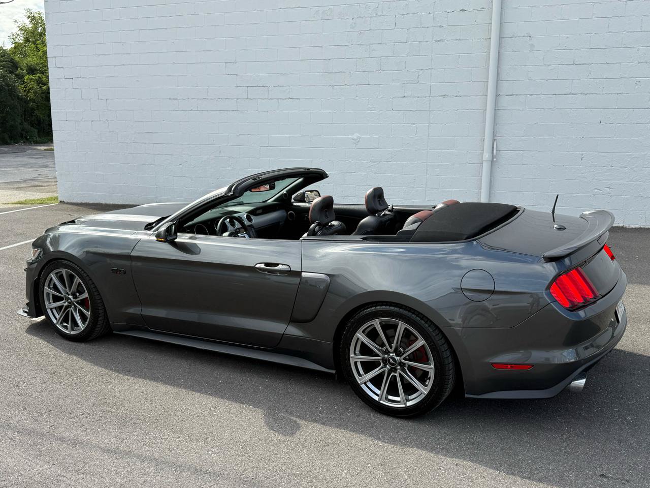 Used 2015 Ford Mustang GT Premium RWD image 18