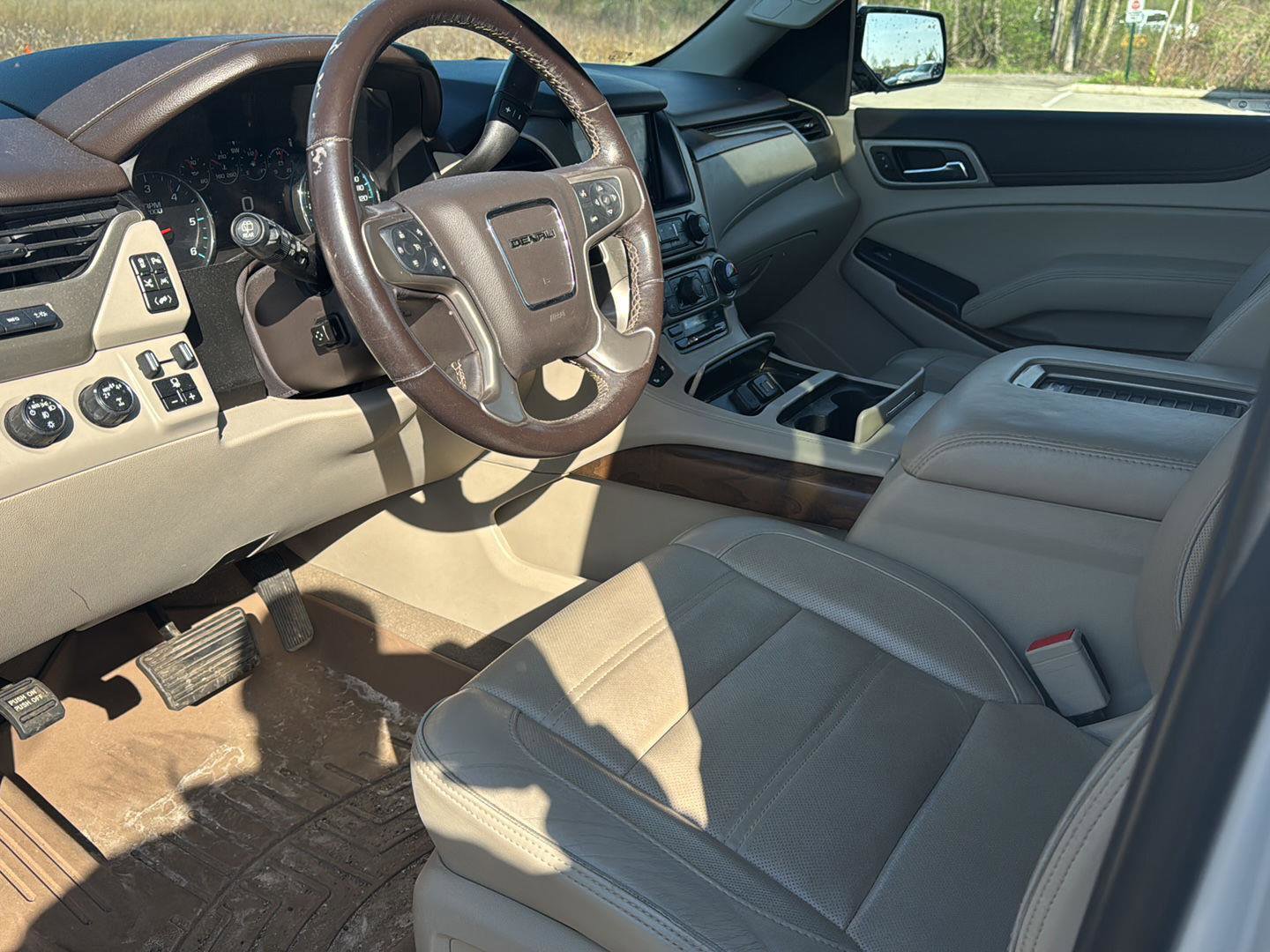Used 2019 GMC Yukon Denali w/ Denali Ultimate Package image 11