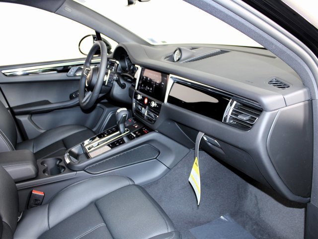 New 2025 Porsche Macan image 26