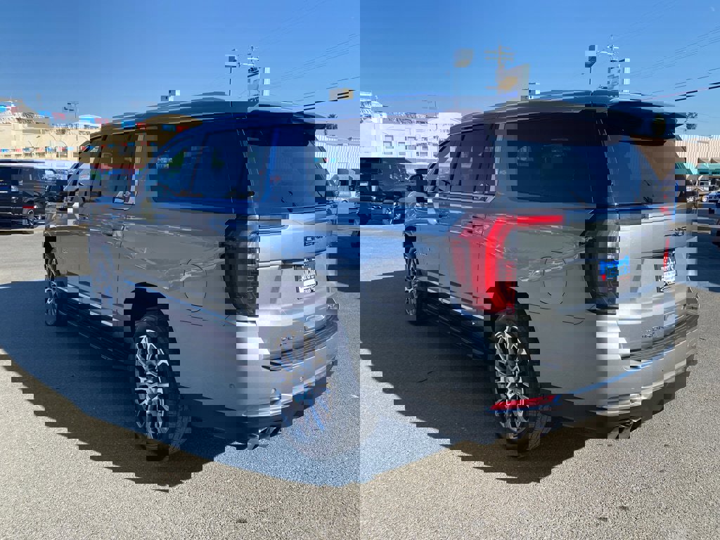 Used 2025 GMC Yukon XL Denali image 10