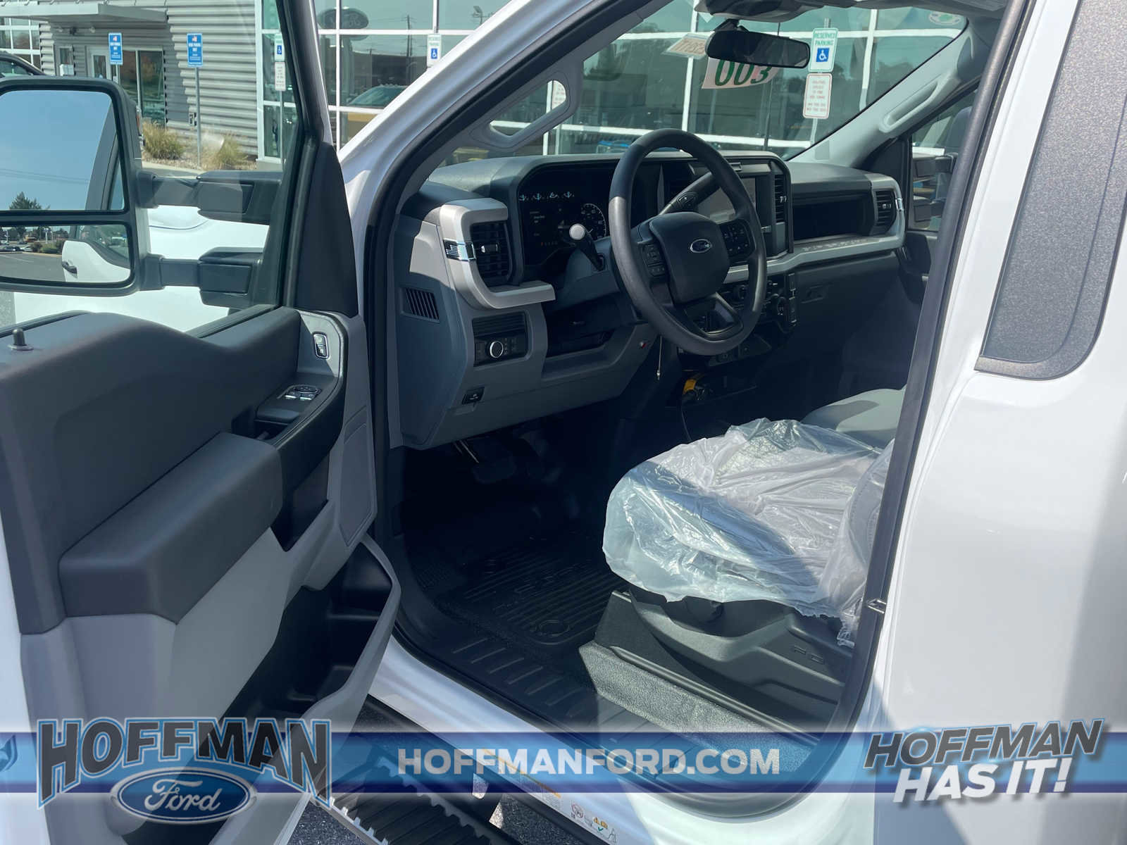 New 2025 Ford F550 4x4 Regular Cab Super Duty image 33