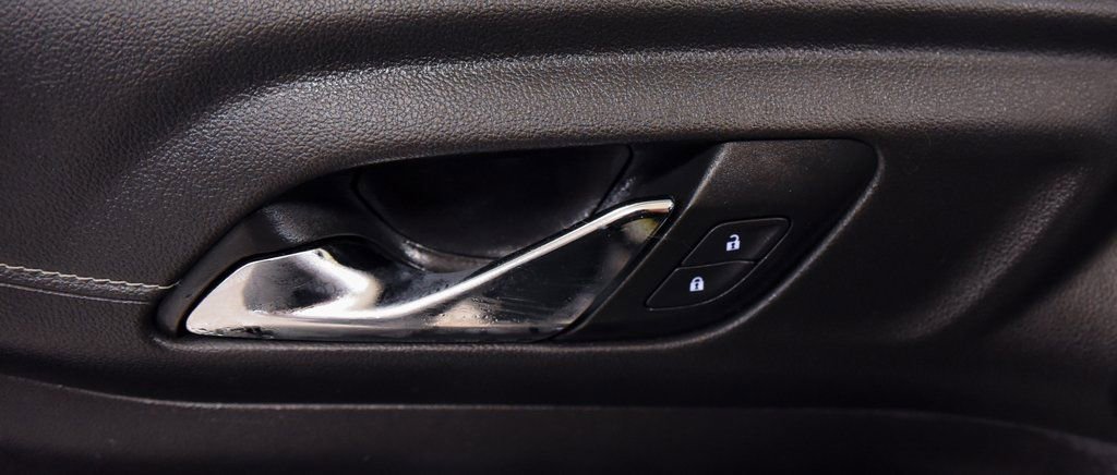 Used 2023 GMC Acadia SLT FWD image 14