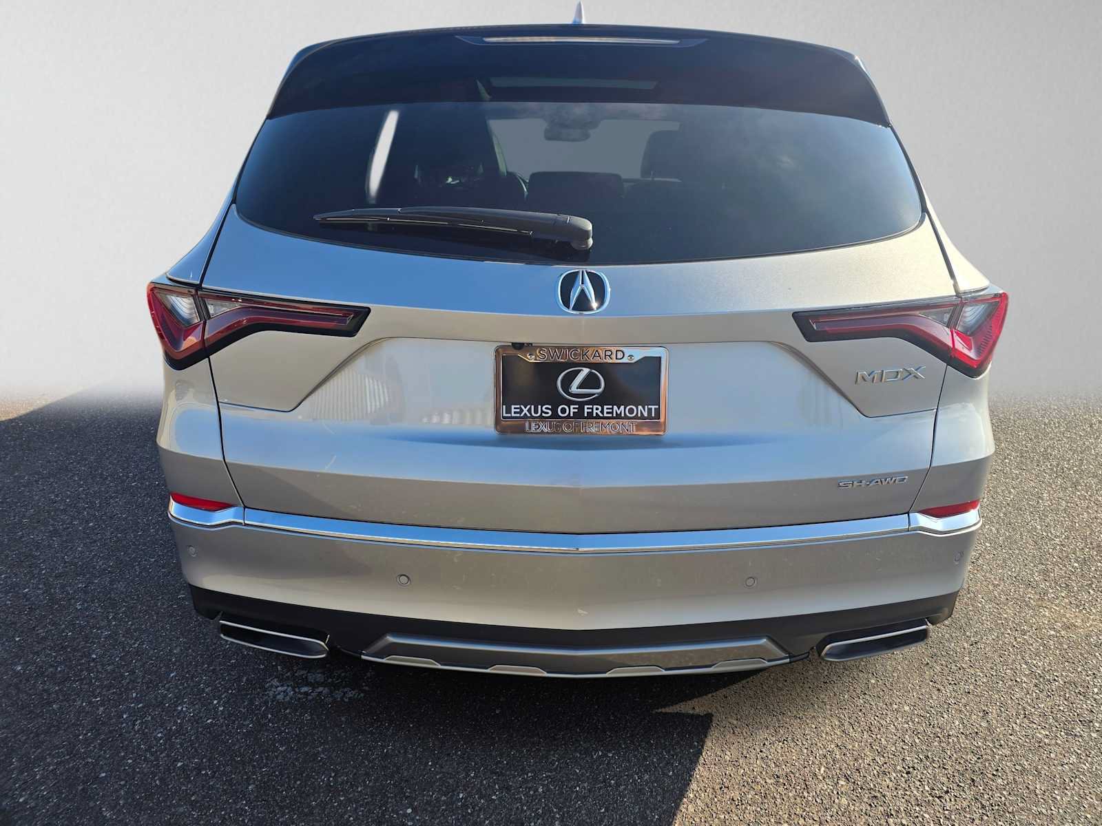 Used 2025 Acura MDX w/ Technology Package AWD/4WD image 4