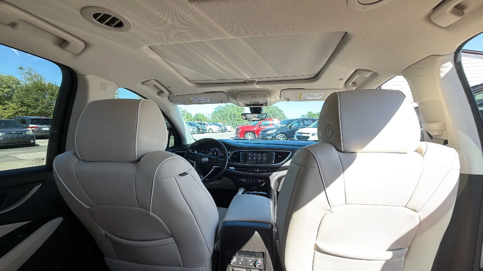 Used 2023 Buick Enclave Avenir w/ Avenir Technology Package AWD/4WD image 5