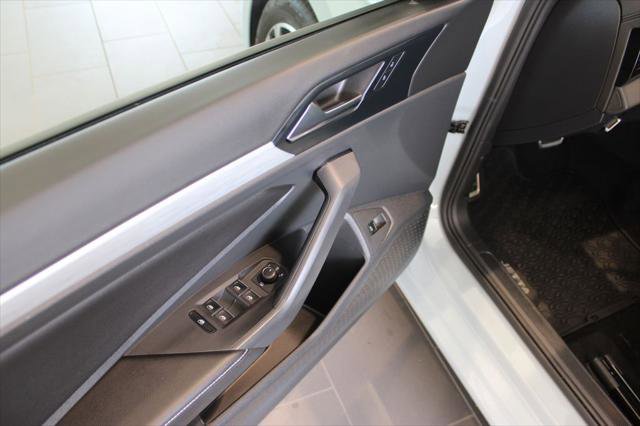 Used 2025 Volkswagen Jetta Sport image 28