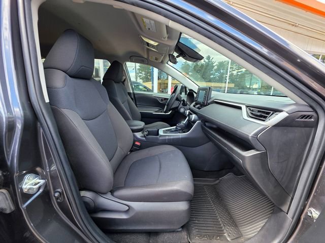 Used 2022 Toyota RAV4 LE AWD/4WD image 13