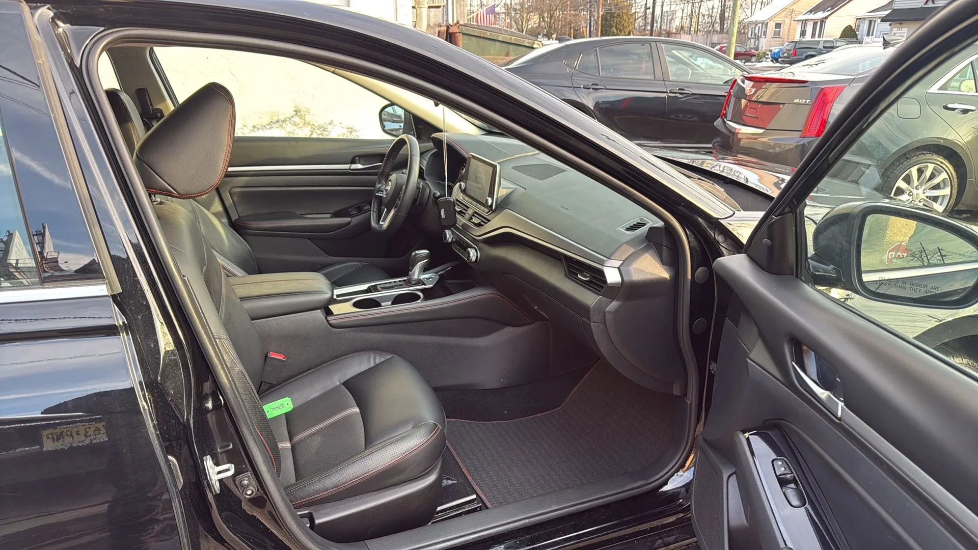Used 2025 Nissan Altima 2.5 SR image 25