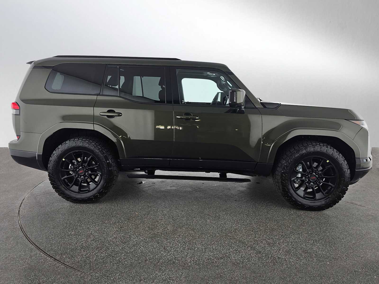 Used 2025 Lexus GX 550 w/ Accessory Package (31) image 2