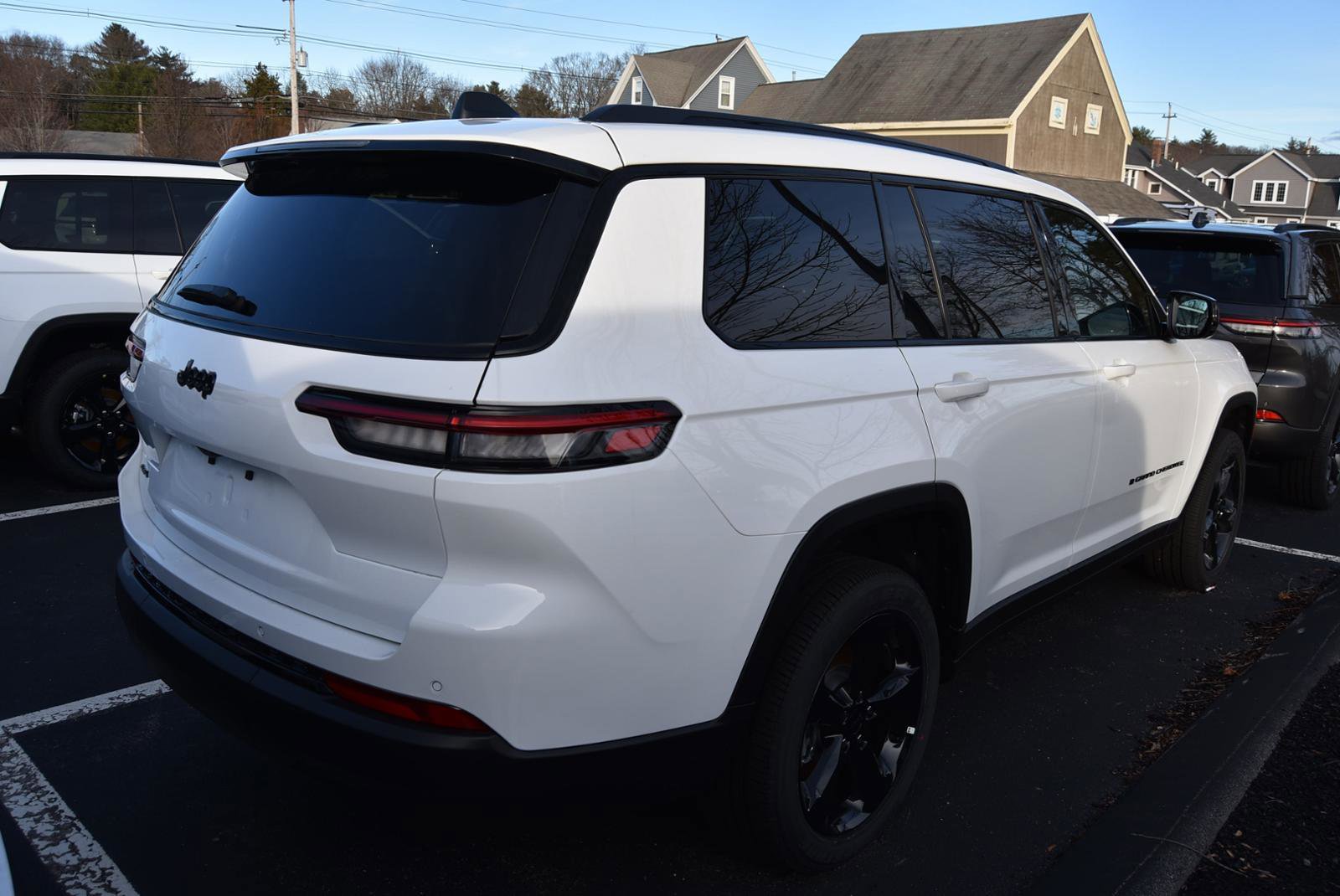 New 2025 Jeep Grand Cherokee L Altitude image 2