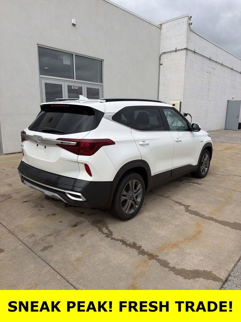 Used 2023 Kia Seltos S w/ Navigation Package AWD/4WD image 5