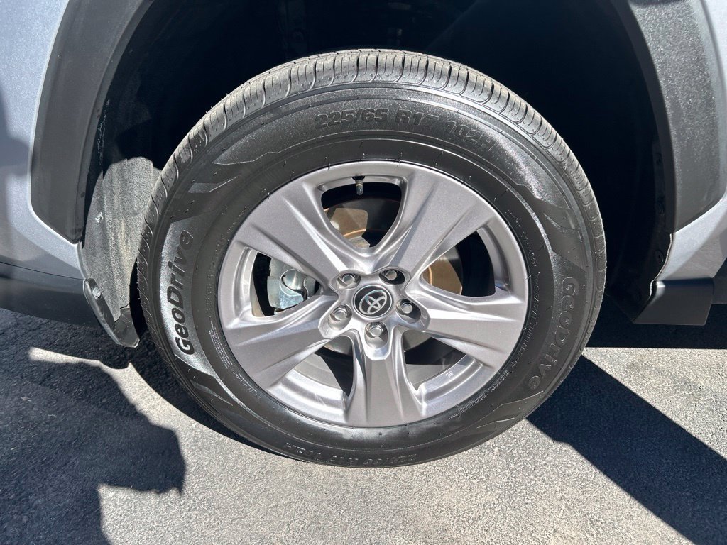 Certified 2025 Toyota RAV4 XLE AWD/4WD image 28