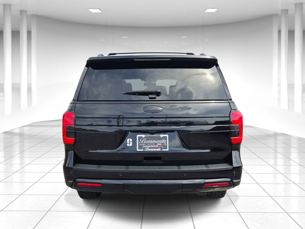 Used 2024 Ford Expedition XLT AWD/4WD image 4