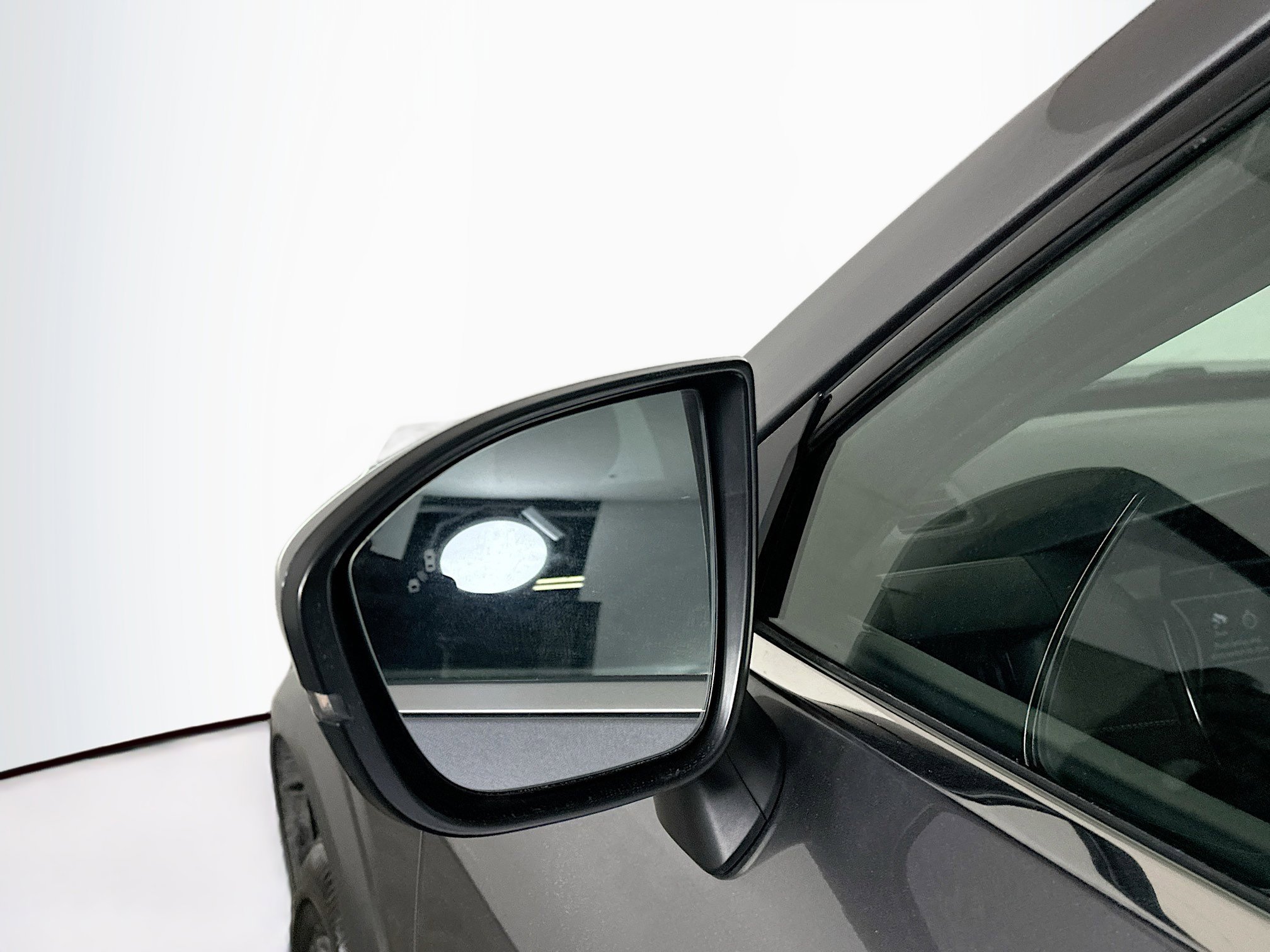 Used 2025 Nissan Pathfinder SV image 16