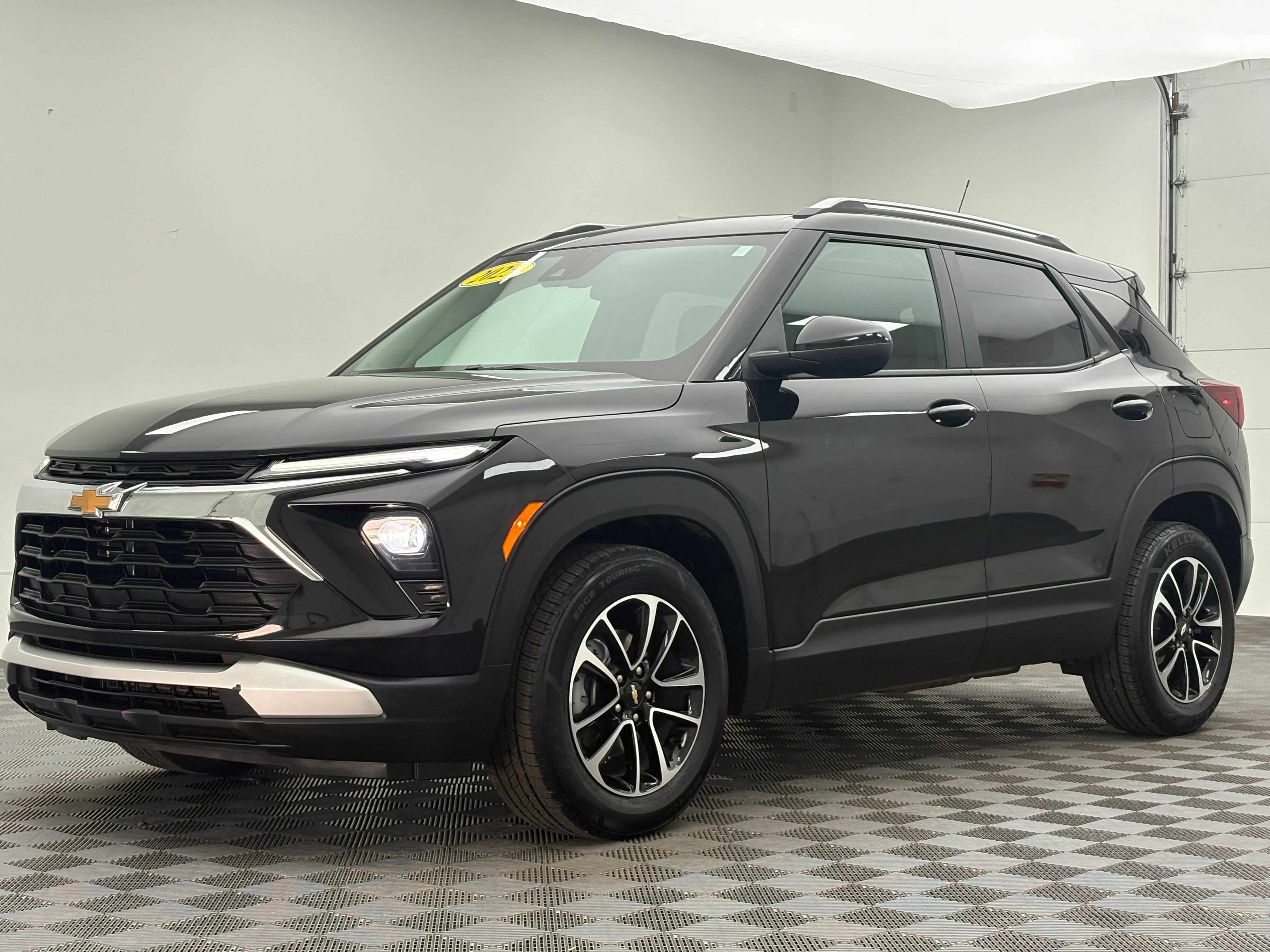 Used 2025 Chevrolet TrailBlazer LT FWD video 2