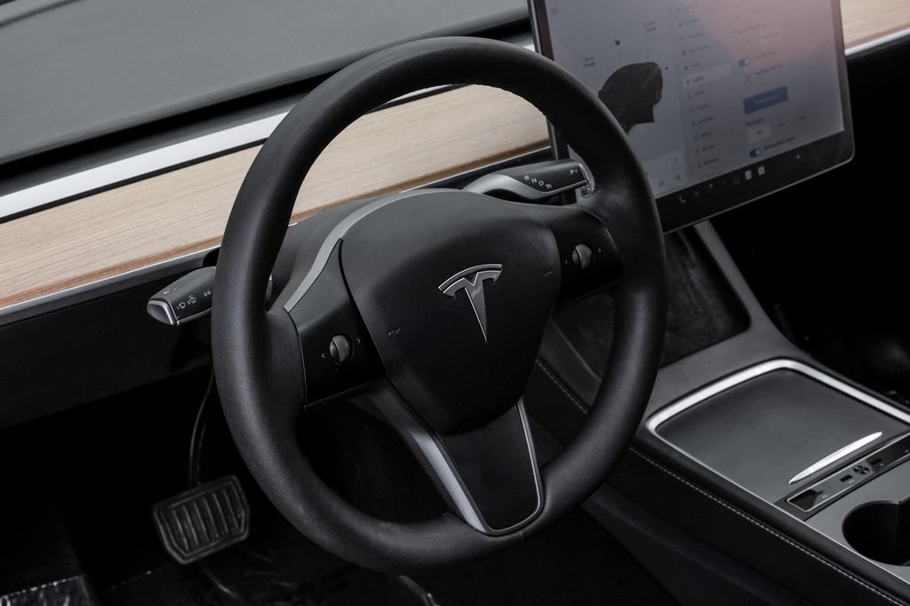 Used 2021 Tesla Model Y Long Range AWD/4WD image 16