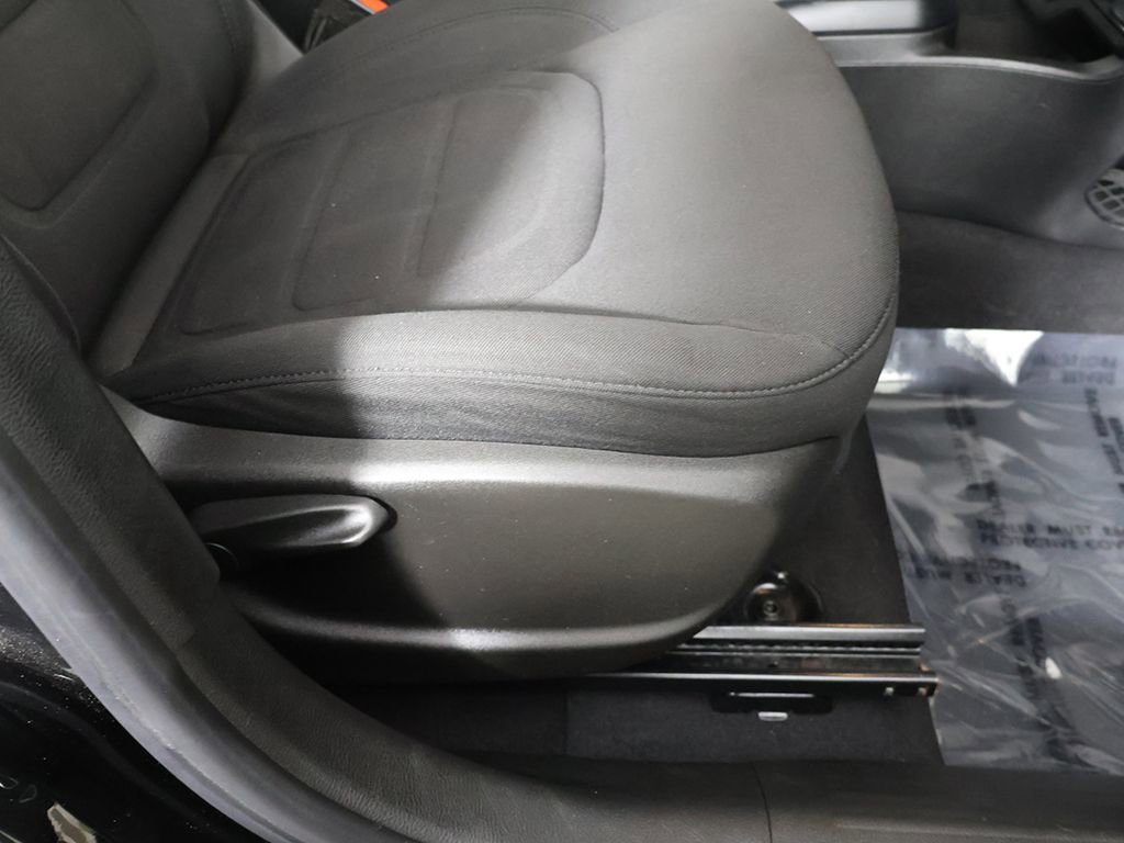 Used 2018 Jeep Renegade Latitude image 28