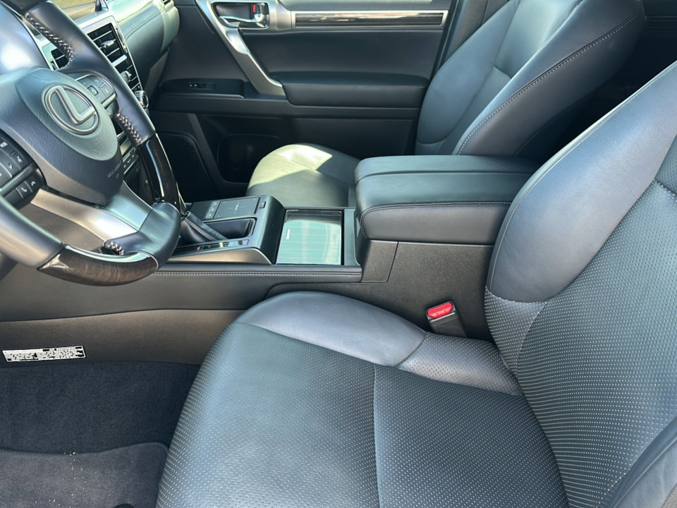 Used 2023 Lexus GX 460 Luxury w/ Accessory Package image 13