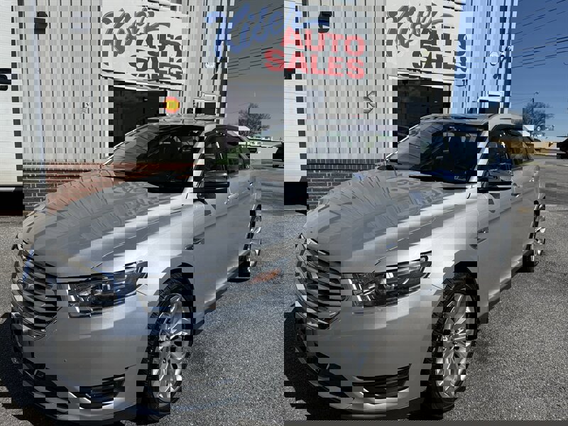 Used 2017 Ford Taurus Limited image 2