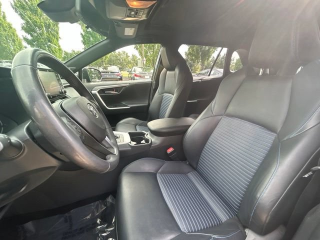 Used 2019 Toyota RAV4 XSE w/ XSE Weather Package AWD/4WD image 13