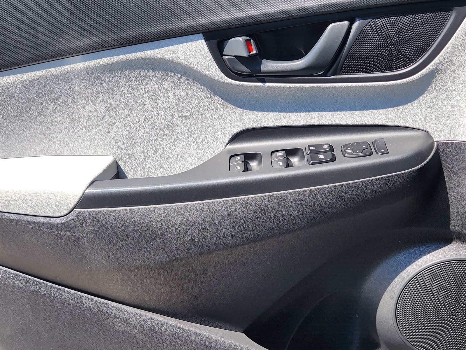 Used 2022 Hyundai Kona SEL FWD image 19