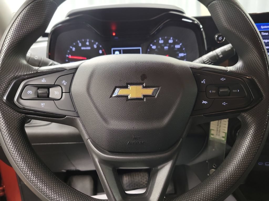 Used 2024 Chevrolet Trax LS w/ LS Convenience Package FWD image 17