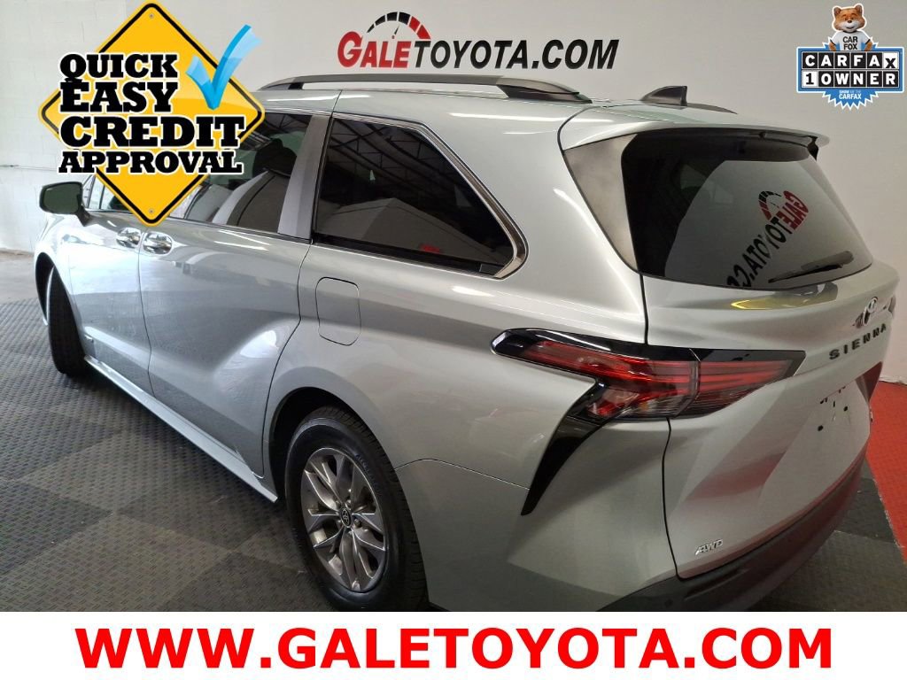 Used 2021 Toyota Sienna XLE w/ XLE Plus Package image 8