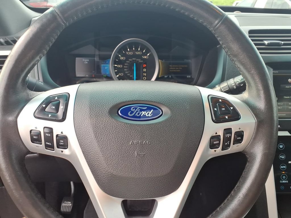 Used 2015 Ford Explorer Limited w/ Equipment Group 301A AWD/4WD image 7