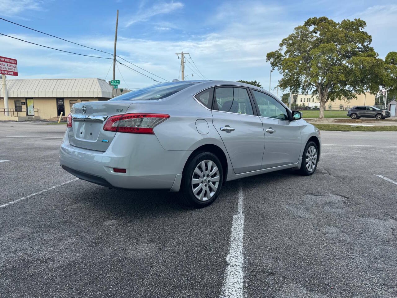 Used 2014 Nissan Sentra SV w/ SV Driver Package FWD image 11