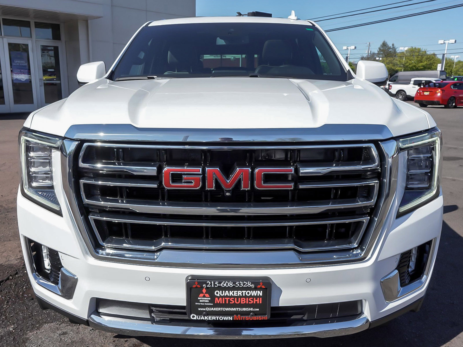 Used 2024 GMC Yukon SLT w/ SLT Luxury Package AWD/4WD image 2