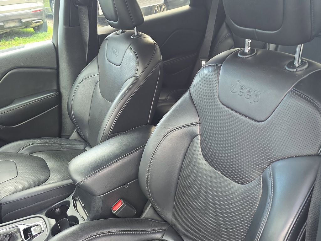 Used 2019 Jeep Cherokee Limited image 21