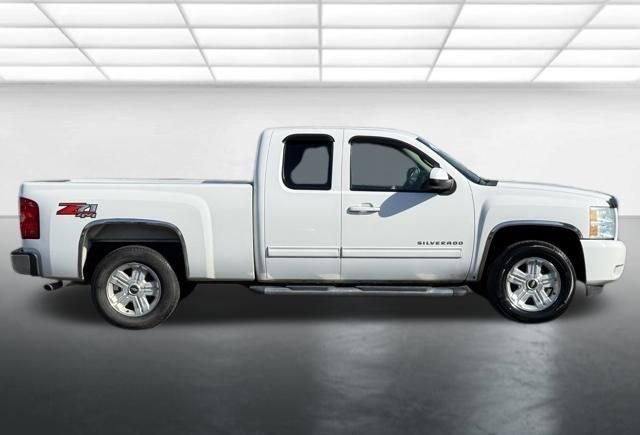 Used 2011 Chevrolet Silverado 1500 LT w/ All-Star Edition AWD/4WD image 9