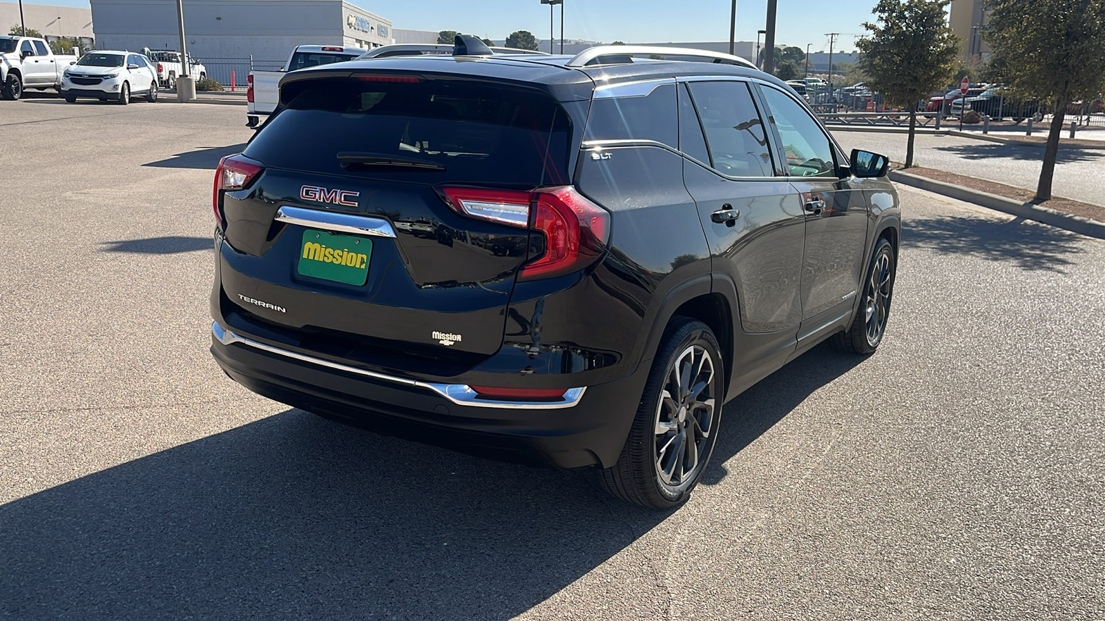 Certified 2022 GMC Terrain SLT w/ Infotainment Package II image 8