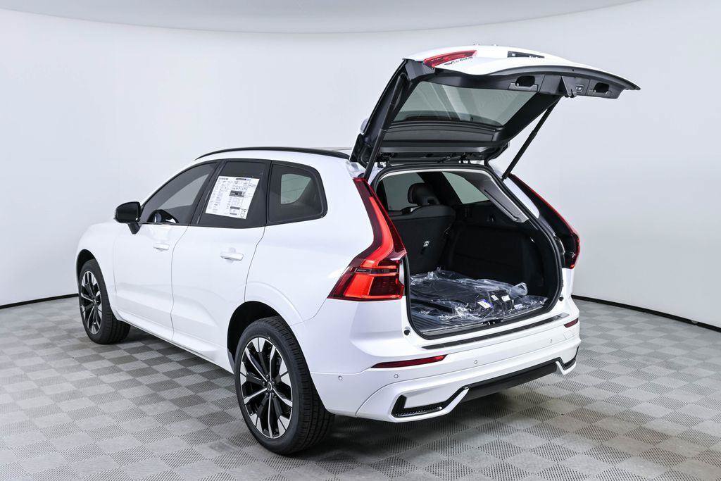 New 2026 Volvo XC60 B5 Plus w/ Protection Package Premier AWD/4WD image 30