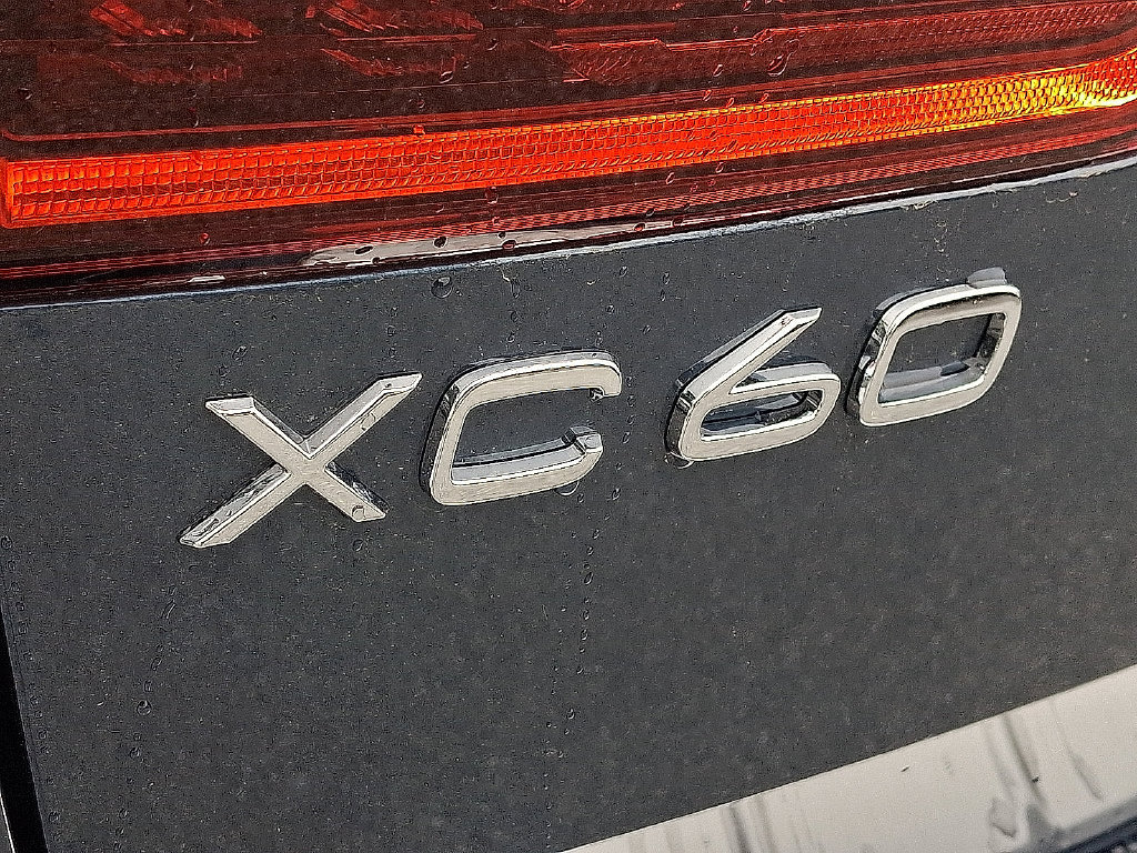 New 2026 Volvo XC60 B5 Plus w/ Protection Package Premier AWD/4WD image 17