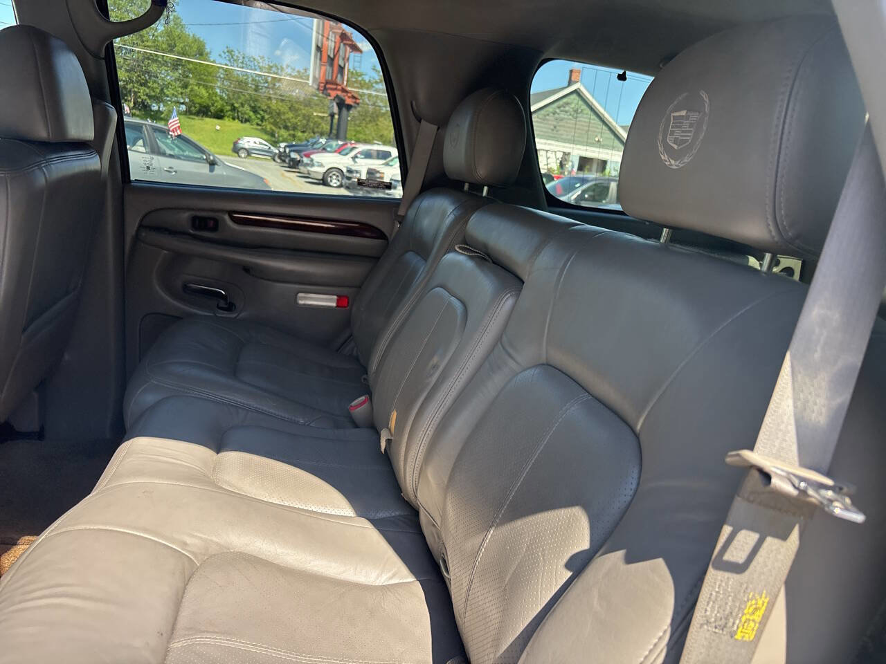 Used 2002 Cadillac Escalade AWD image 13