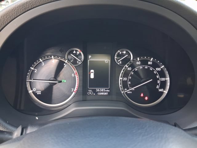 Used 2023 Lexus GX 460 Luxury w/ Accessory Package AWD/4WD image 17