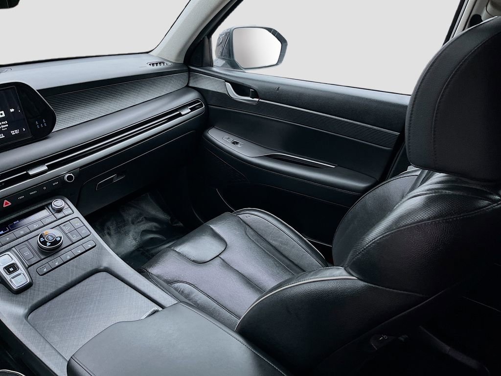 Used 2023 Hyundai Palisade Limited w/ Cargo Package image 25