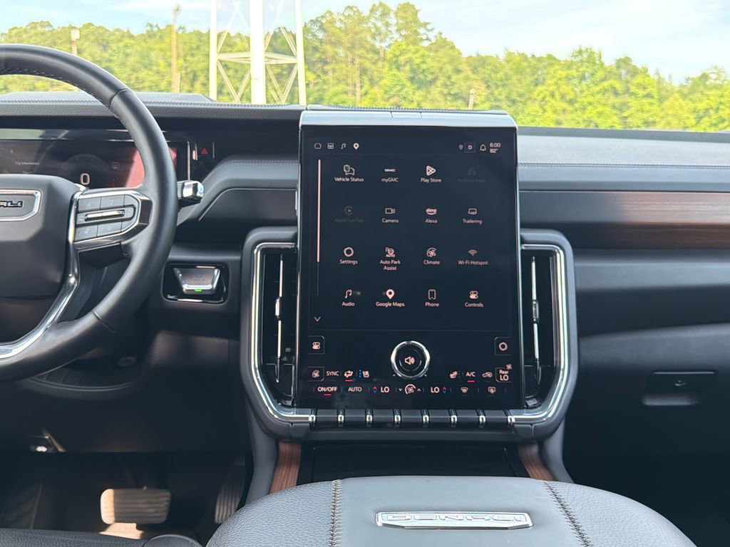Used 2025 GMC Yukon Denali AWD/4WD image 15