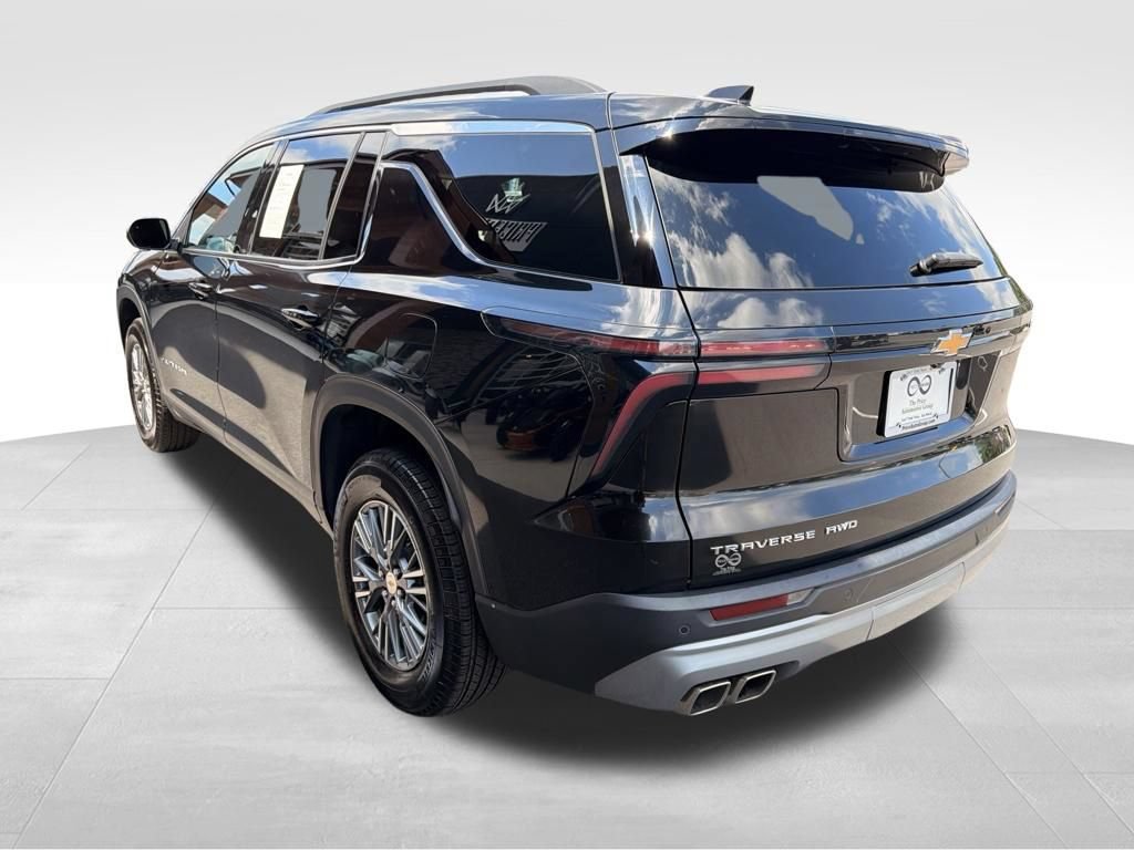 Used 2025 Chevrolet Traverse LT AWD/4WD image 5
