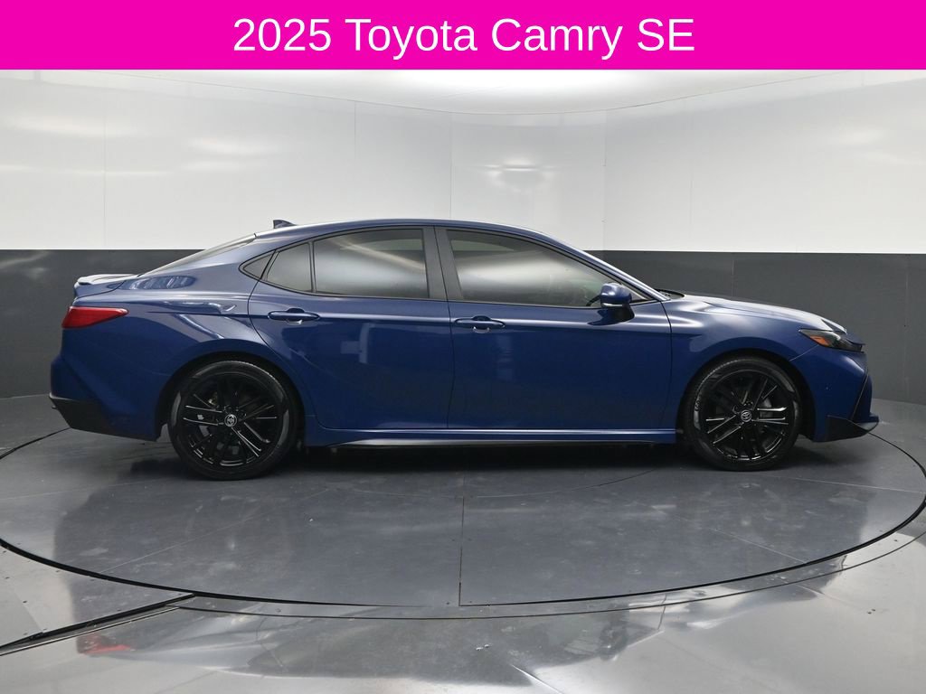 Used 2025 Toyota Camry SE w/ Convenience Package FWD image 4