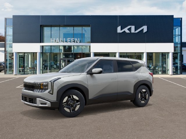 New 2027 Kia Seltos LX FWD image 3